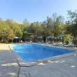 Tropicana Szálloda
