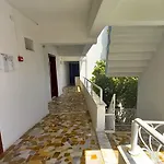 Tropicana Szálloda *